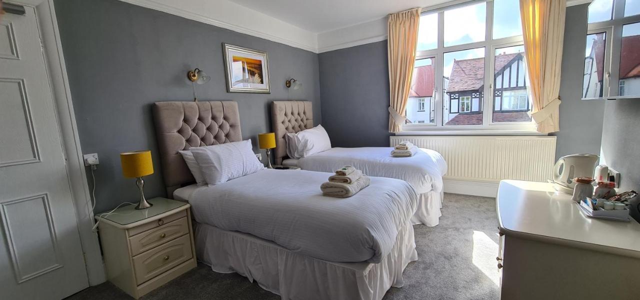 חלנדודנו Sunnycroft Private Hotel מראה חיצוני תמונה